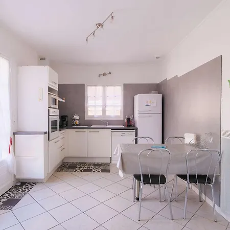 Charmante Maison A Avec Jardin, Terrasse, Pour 6 Pers. - Classee 1 Etoile - Fr-1-877-45 *
